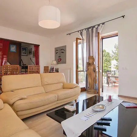- Fontania Villa *